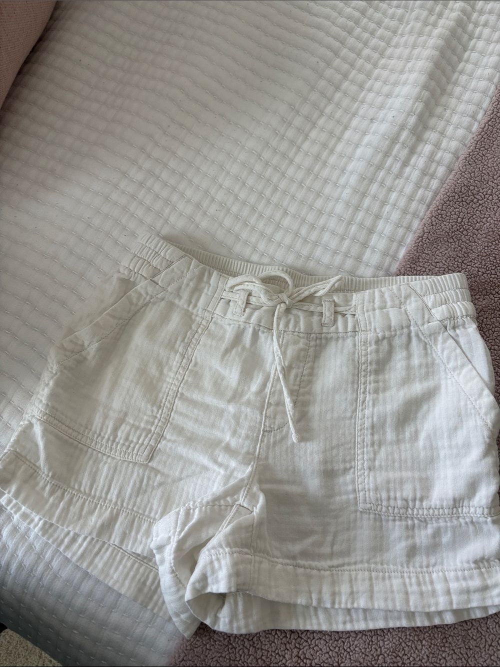 Women’s Cream Drawstring Shorts